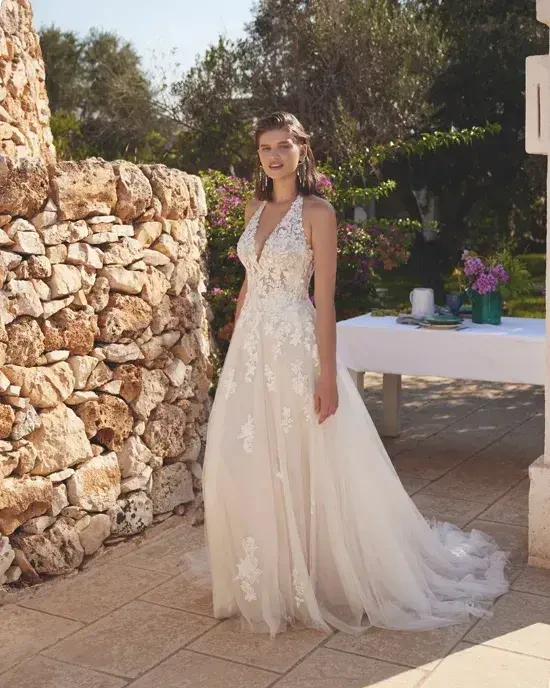 How to Style a Southern Outdoor Wedding in Summer vs. Fall Image